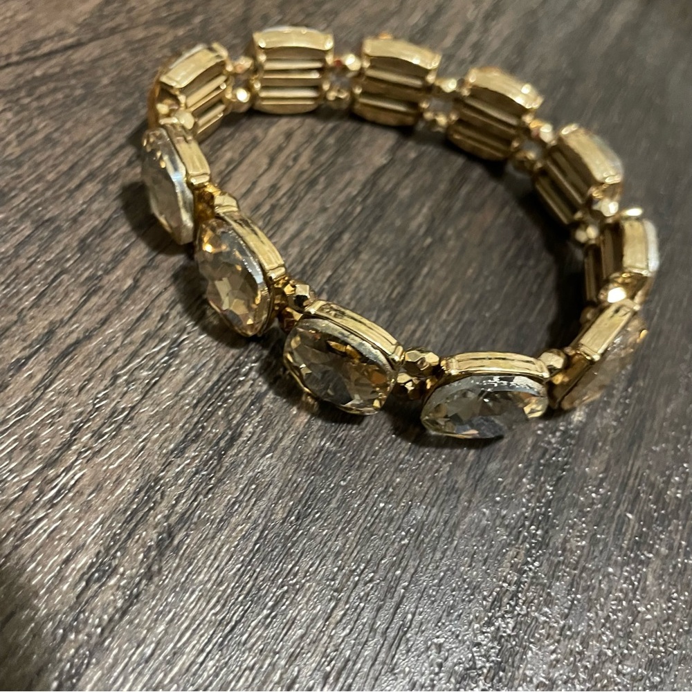 Elegant Gold and Gem Women's Bracelet
